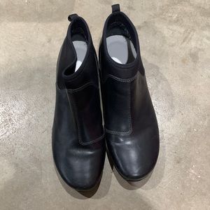 Merrell womens size 10 black shoe